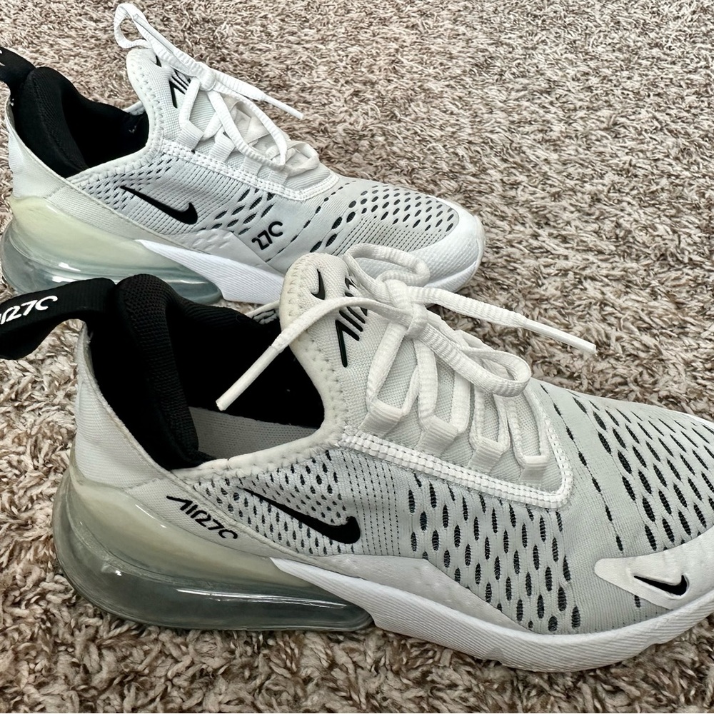 Nike White and Black Sneakers